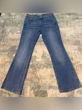 Levi’s 515 Boot Cut Jeans Women’s Size 6 Short Medium Wash